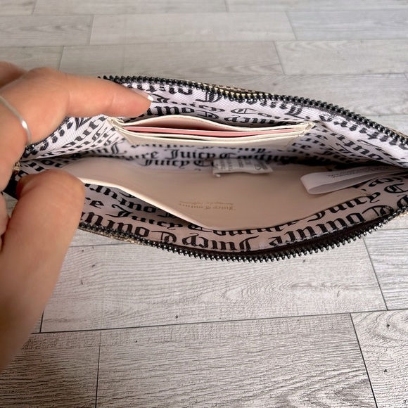 Juicy Couture Logo Print Heart Wristlet – NWT - Picture 8 of 8